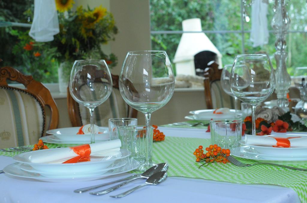 Hotel Villa Hubertus Kutno Ngoại thất bức ảnh