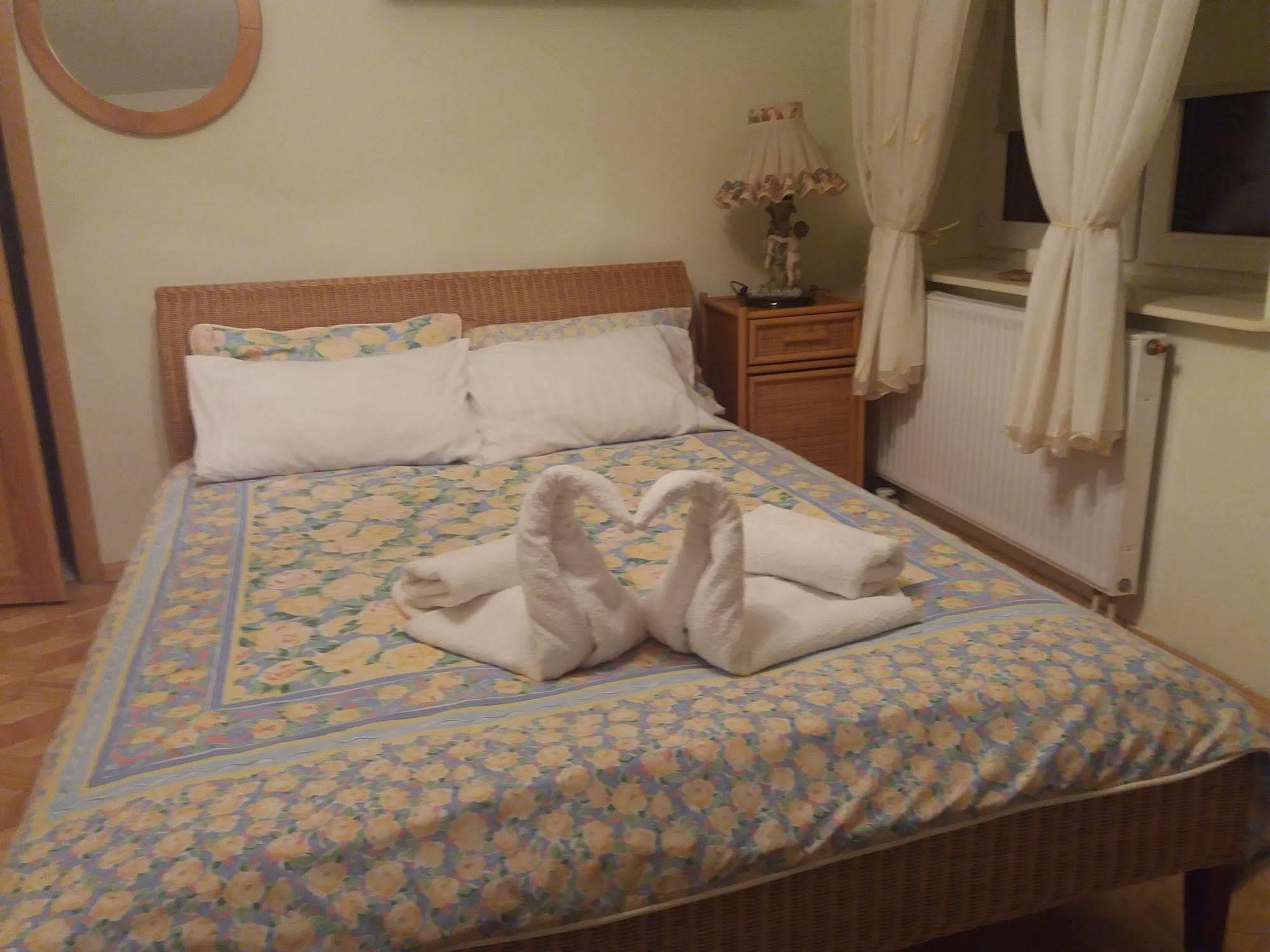 Hotel Villa Hubertus Kutno Ngoại thất bức ảnh