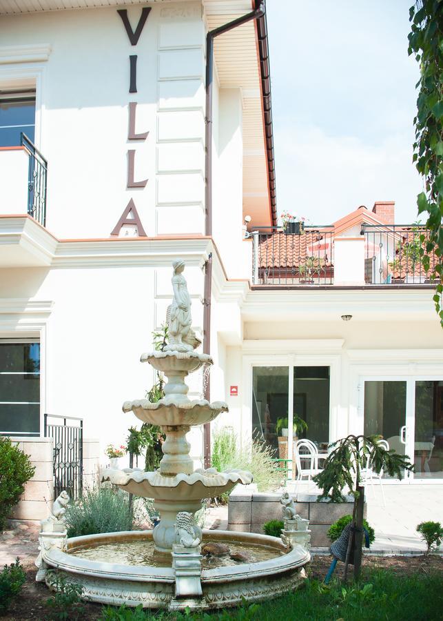 Hotel Villa Hubertus Kutno Ngoại thất bức ảnh